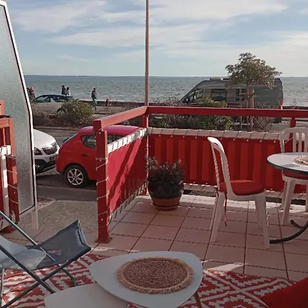 Apartamento Spacious Family Nest Facing The Sea *