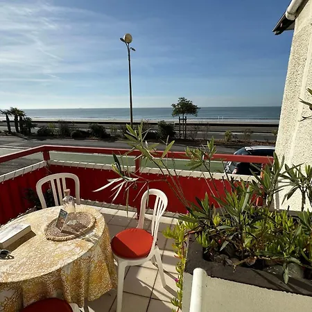 Spacious Family Nest Facing The Sea 公寓 *