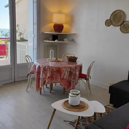 Apartment Spacious Family Nest Facing The Sea *