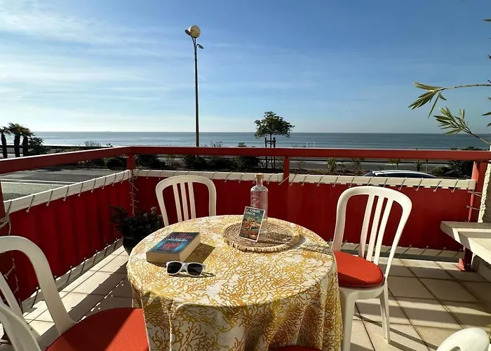 Spacious Family Nest Facing The Sea La Baule